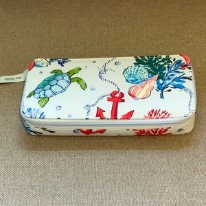VERA BRADLEY Large, Ocean/Seascape Pill Box. 7days, 4/day, 28 slots. Pristine!